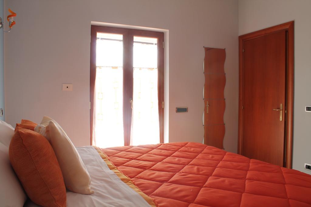 B&B Vesuvio Smiling Ercolano Quarto foto